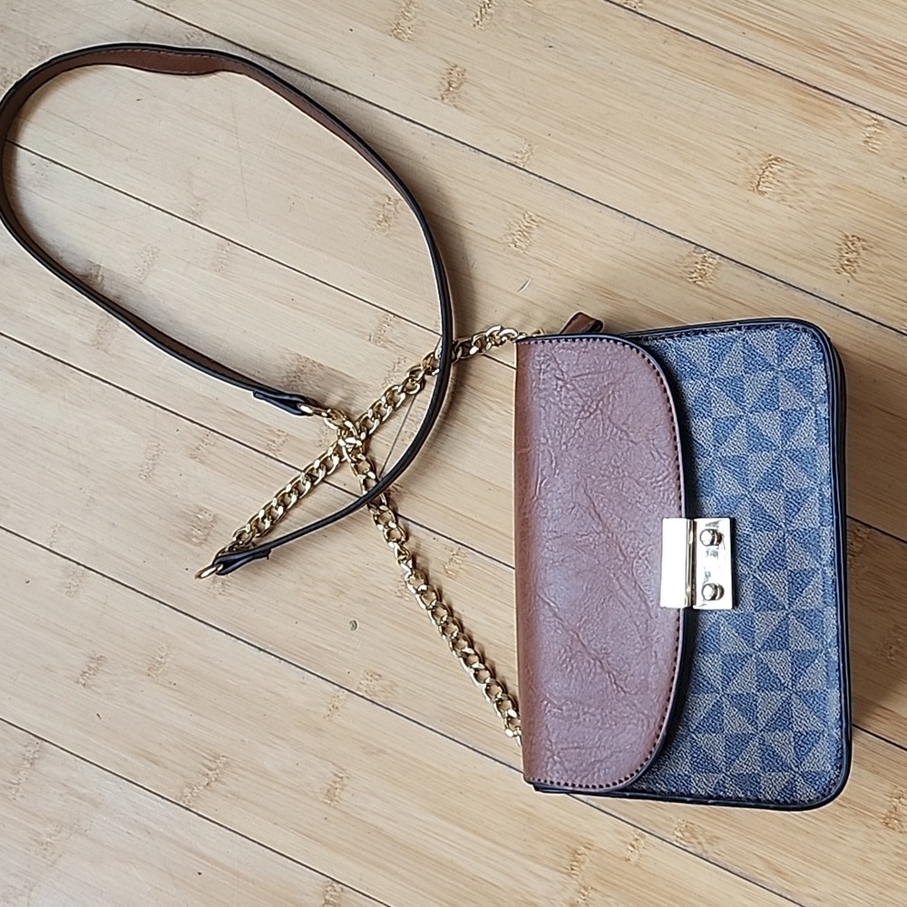 NO brand checkered leather purse